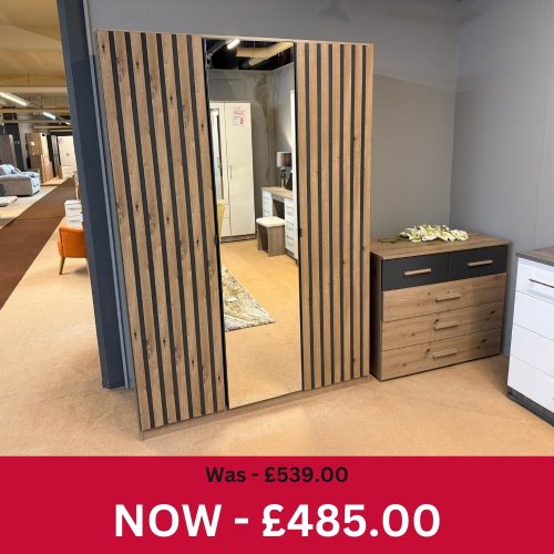 Genua 3 Door Centre Mirror Wardrobe